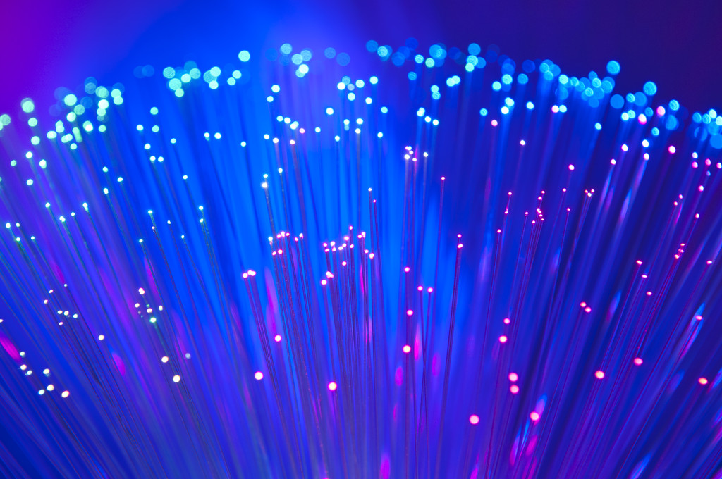 将业务拓展至高温超导和激光产品领域