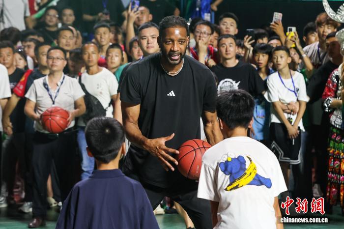 2025年贵州赛区决赛：威宁产投集团队以79比76击败