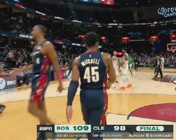 凯尔特人客场力克骑士 塔图姆复出助球队三连胜