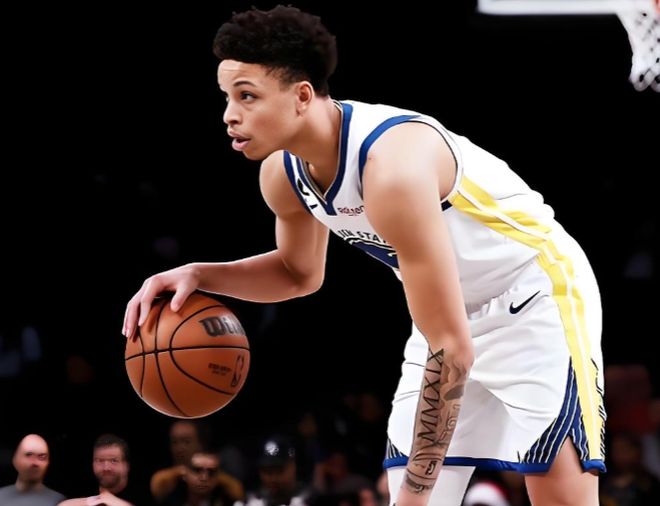 从被裁到首发：莱恩·罗林斯的雄鹿逆袭之路