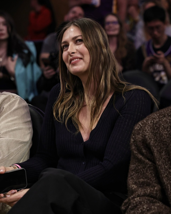 湖人加时险胜掘金 莎拉波娃现身主场引热议