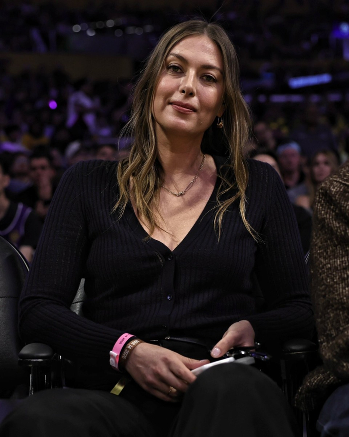 湖人加时险胜掘金 莎拉波娃现身主场引热议